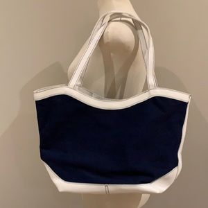 Mid-Sized Tote
